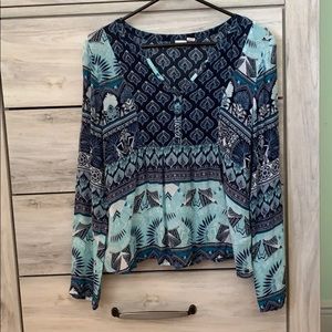 Roxy blouse, V-neck.